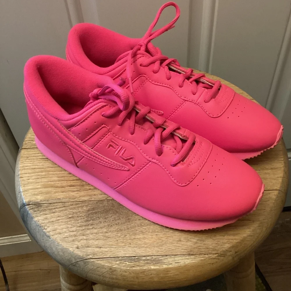 Women’s Pink FILA IL shoes Size 10 - Picture 2 of 13